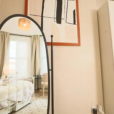 Апартаменты Chic And Cosy Two Bedroom Flat In Cheltenham Road